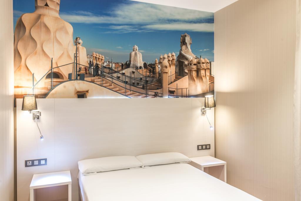 Hostal Bcn Ramblas Barcelona Exterior foto