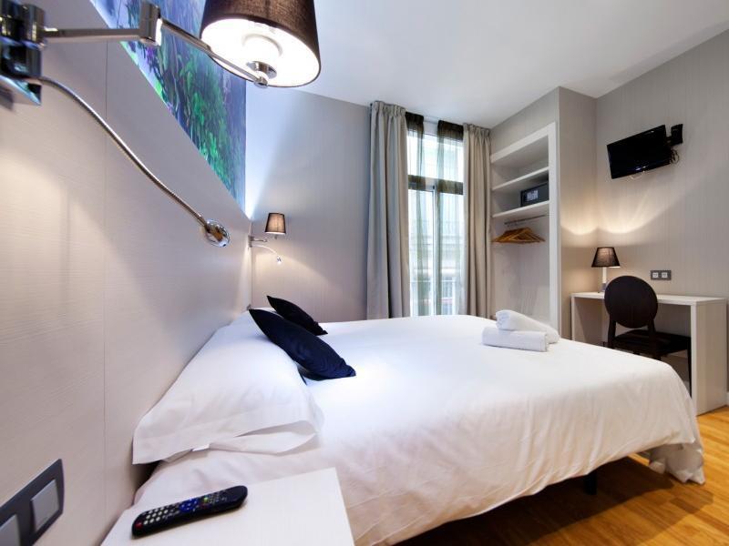 Hostal Bcn Ramblas Barcelona Exterior foto