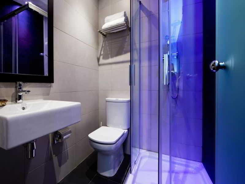 Hostal Bcn Ramblas Barcelona Exterior foto